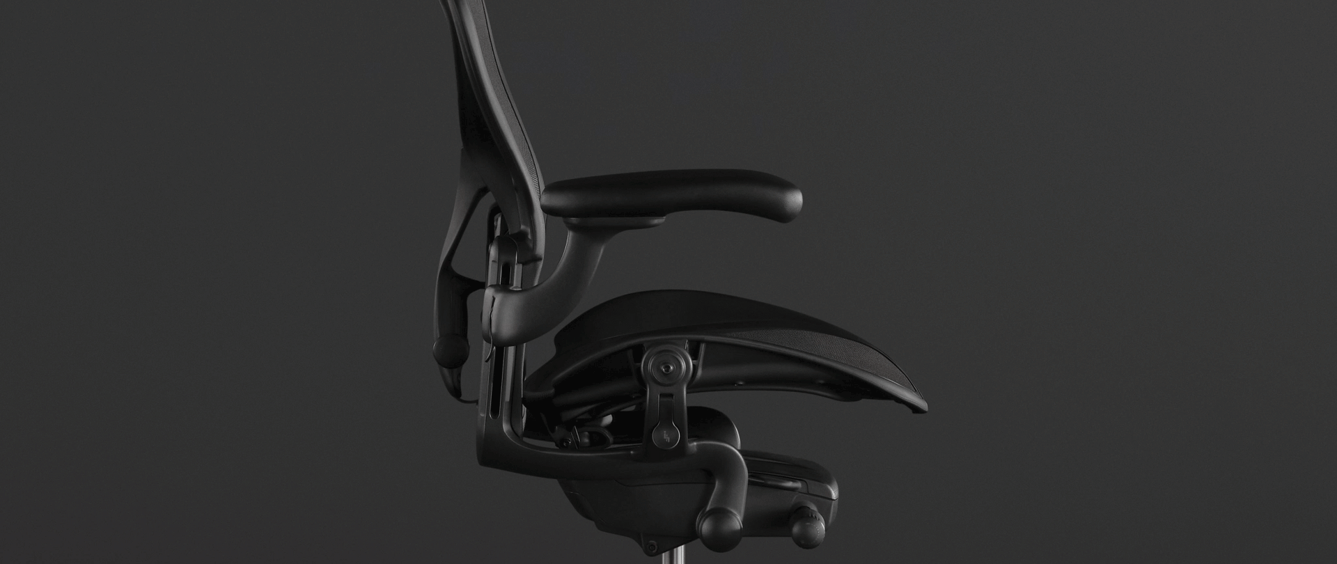 Une animation sur la photo d’un siège Aeron noir montre comment la technologie PostureFit SL offre un support optimal de la colonne vertébrale.
