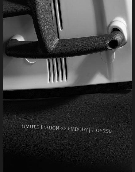 Chaque G2 X Herman Miller Embody est numéroté à 250 exemplaires.